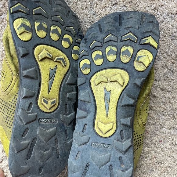 ALTRA RUNNING LONE PEAK YELLOW USED BUT STILL GOOD FOR WALKING OR GARDENING - Picture 4 of 8
